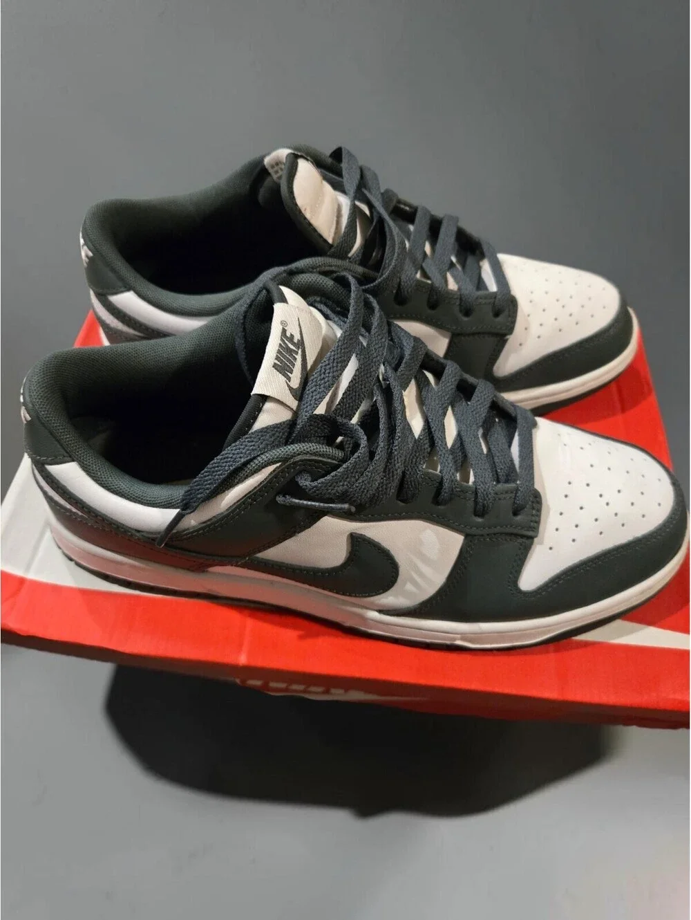 Nike Dunk Low Vintage Green DV0833-111 Men's Size 10 Excellent Preowned